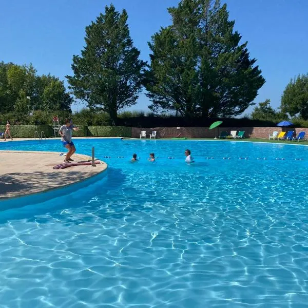 camping le Faillal, hotel em Montpezat-de-Quercy