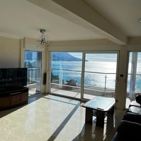 Penthouse Bečići Apartament, hotel v destinaci Becici