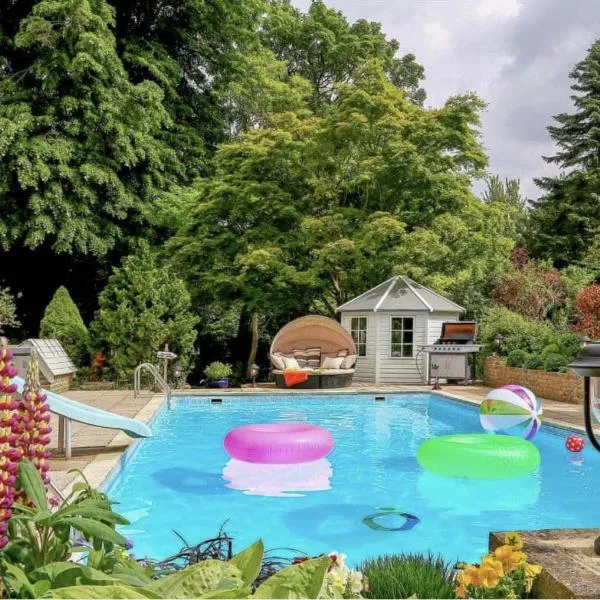 The Manor Coach House، فندق في كانتربيري