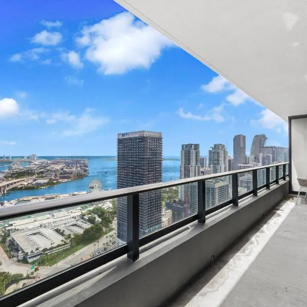 On 44th Floor! Condo w The Best Views & Free Parking, hotell Miamis