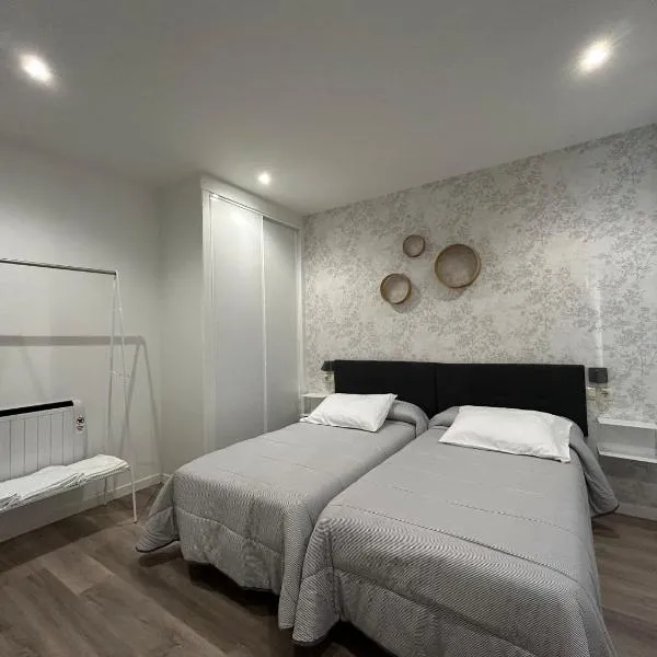 Pensión Os Mollados, hotel in O Pedrouzo