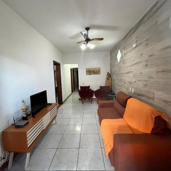 Casa na praia perequê açu Ubatuba sobrado andar de baixo, hotel in Ubatuba