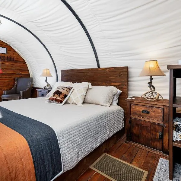 Zion White Bison Glamping & RV Resort, hotel v destinaci Virgin