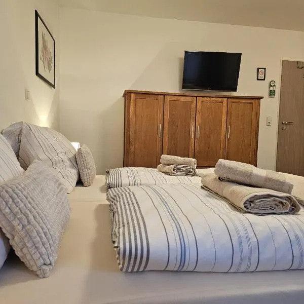 Pension Mondlicht Norddeich, hotel v destinaci Norden