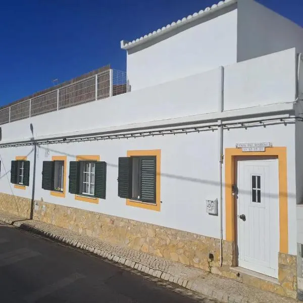 Linas Guesthouse, hotel in Parchal