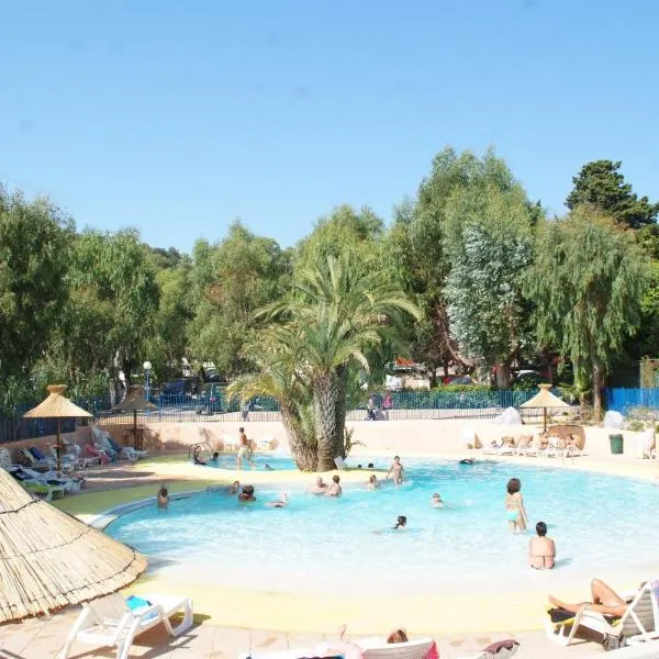 Camping de la Baie, hotel v destinaci Cavalaire-sur-Mer