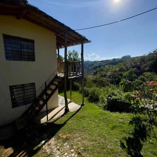 Cabaña Granja Wayra, hotel v destinaci El Peñol
