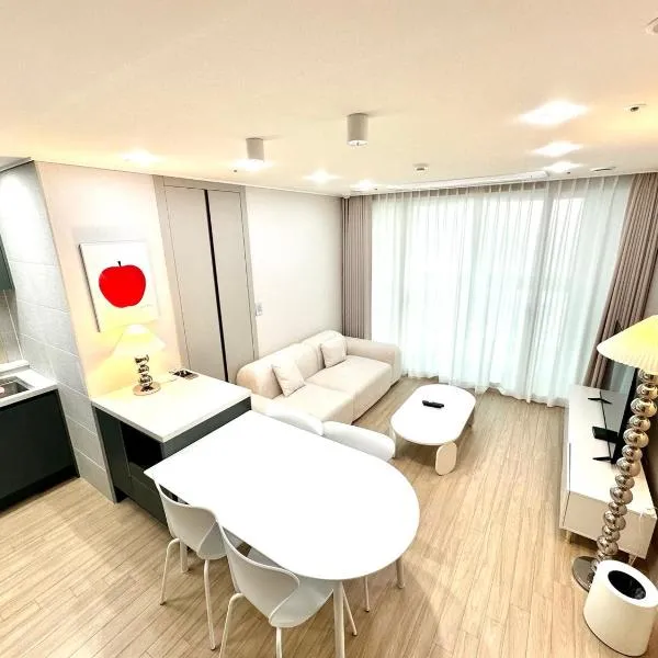 더 노벰버스테이 구리역점, hotel en Guri