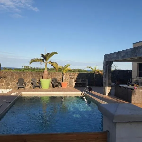 villa avec piscine privé vue sur mer et montagne, hotel in Saint-André