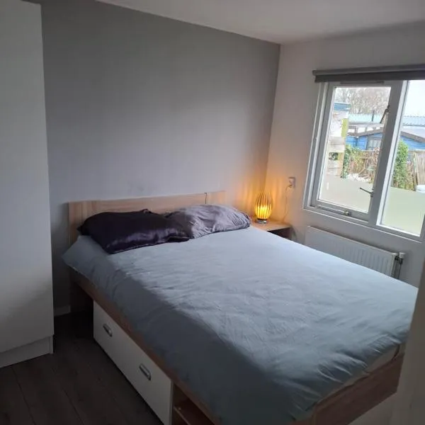 Recreatiepark West Friesland, hotel em Opmeer