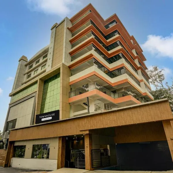 Super Townhouse Madgaon, hotel v destinaci Raia