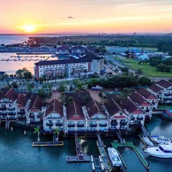 Mzingazi Waterfront Accommodation, On The Bay Waterfront Villa's、リチャーズ・ベイのホテル