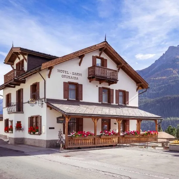 Garni Alpenrose - Grusaida, hotel v destinaci Scuol