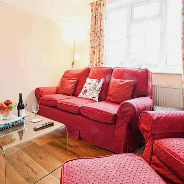 Quiet & Cosy Countryside Haven - Free parking, hotel in Weston