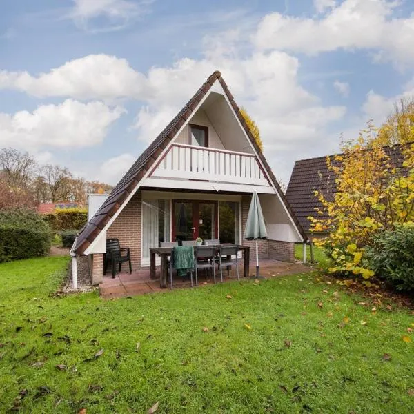 Ooievaar I Bungalow met Grote Tuin, hotel en Zwiggelte
