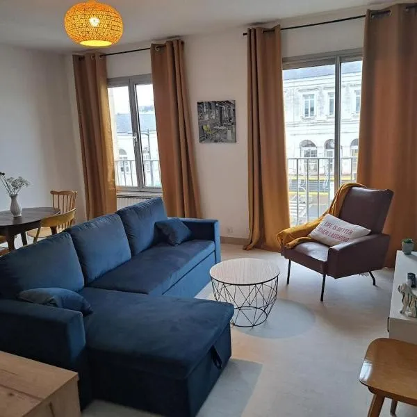 Chez Line, Face à la gare, hotel in Châtellerault