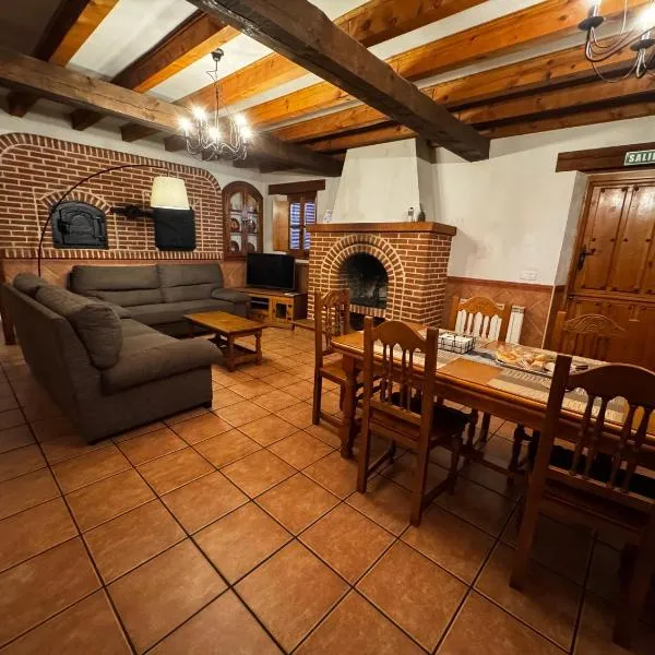 La Casa de la Cebada, hotel in El Barraco