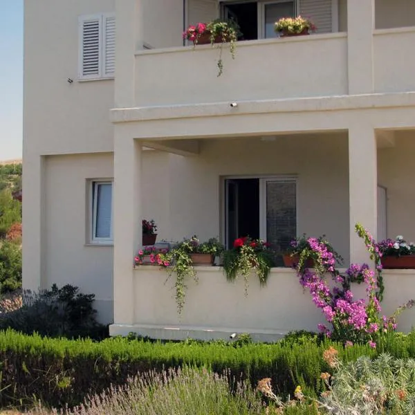 Apartments 255, hotel sa Grebaštica