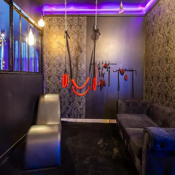 Sweet SECRET'S JACUZZI, hotel in Le Breuil