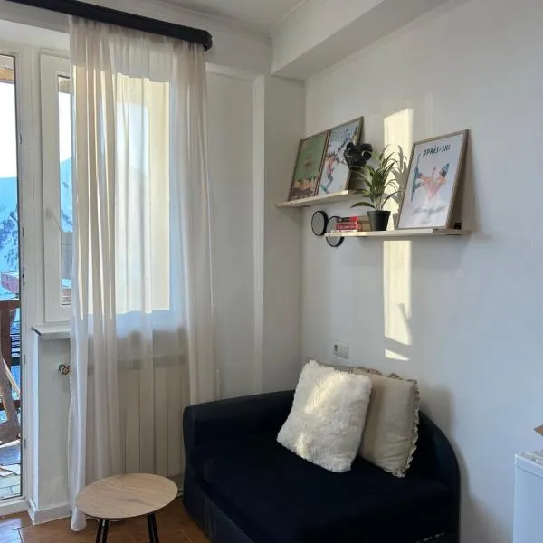 Cozy and Tiny Nest in Gudauri, hotel em Gudauri