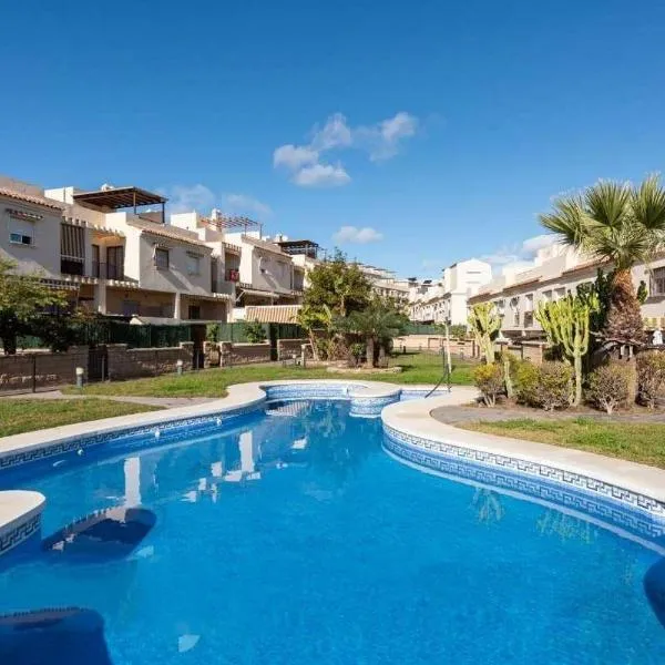 Holidays Urban Home – hotel w mieście Almayate Bajo