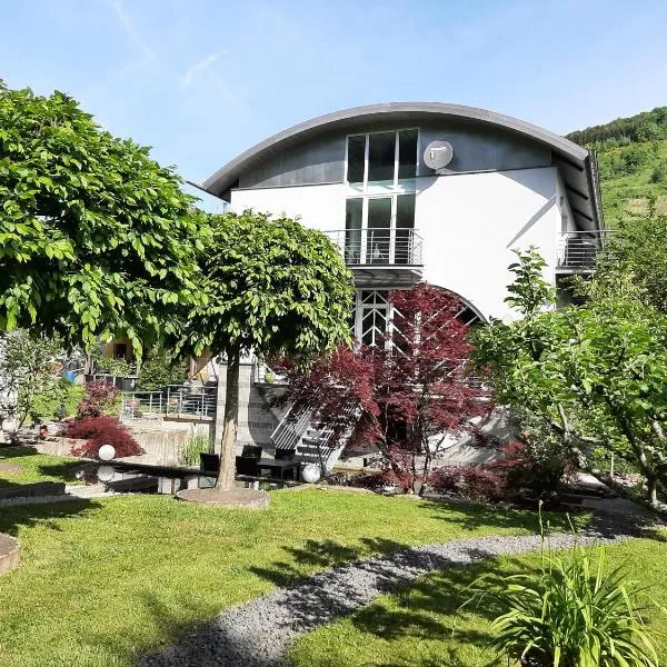 Ferienwohnung Sternenwald, khách sạn ở Alf