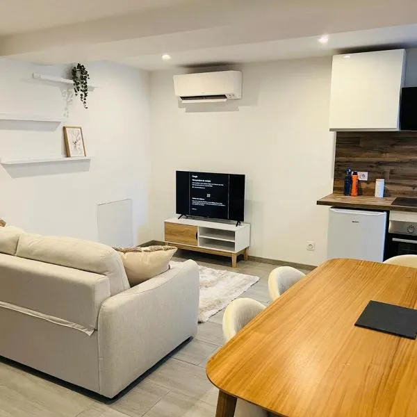 Cosy home - Wifi - Netflix, hotel v destinaci Baziège