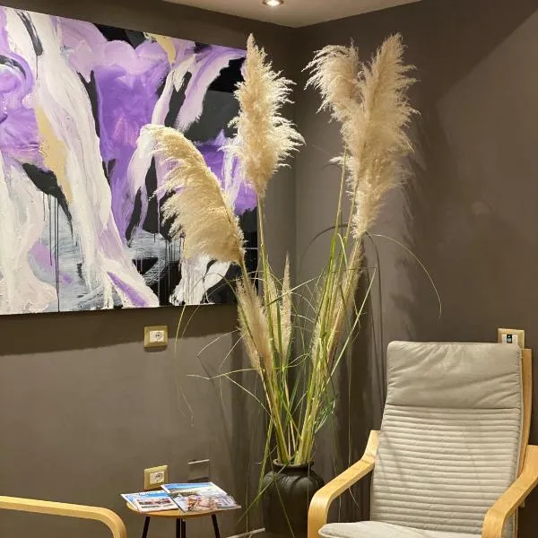 Le Due Torri ROOMS, hotel a Oristano