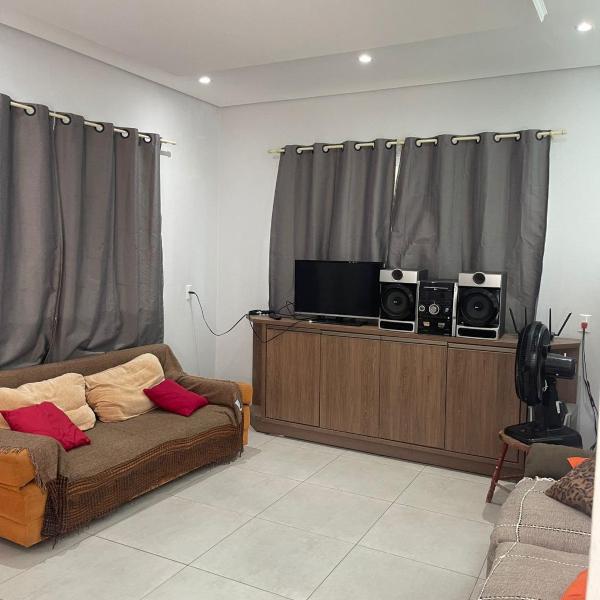 Casa a 300 Mts da Praia - 4 Quartos sendo 2 Suítes, Ar Condicionado - Foto 5