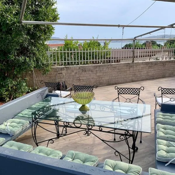 Lettera Luxury Apartment, hotel in Formia