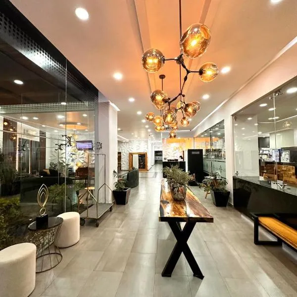 Hotel Bugari Aeropuerto Guadalajara, hotel v destinaci Guadalajara