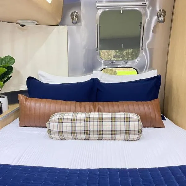 Limited Edition Airstream Midway Downtown & Beach, hotel en Savannah