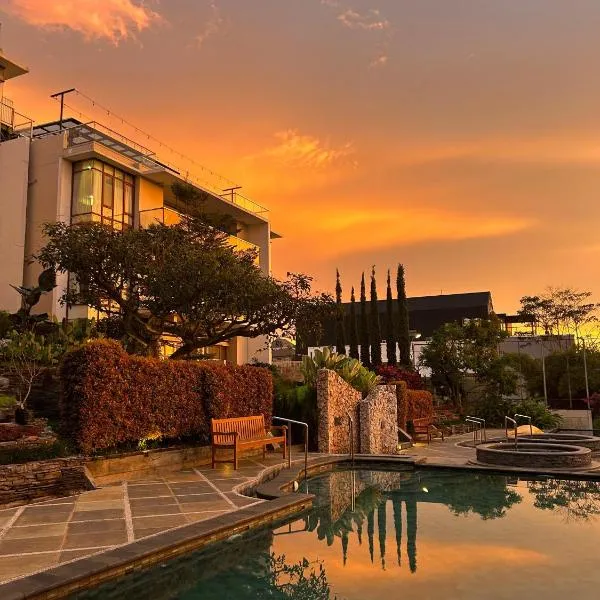 Roemah Asri Villa - Resor Dago Pakar, hotel en Bandung