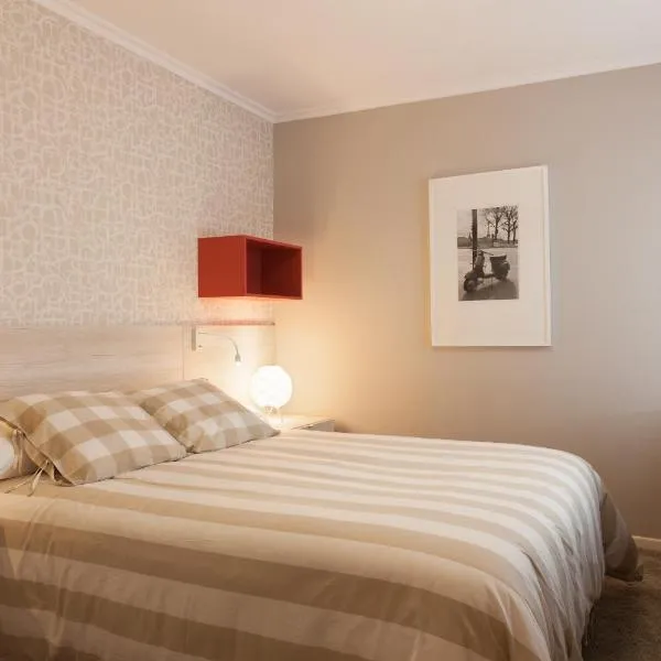 Pension Residencia F&F, hotel in Santiago de Compostela