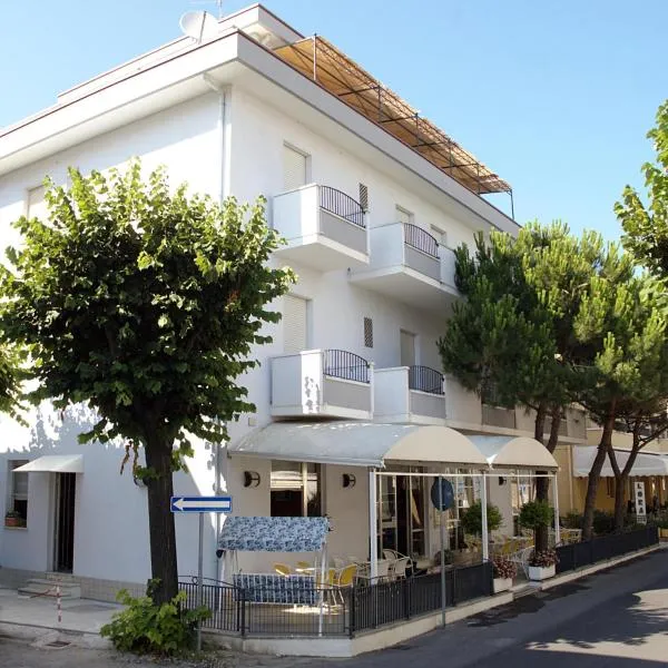Hotel Lora, hôtel à Rimini