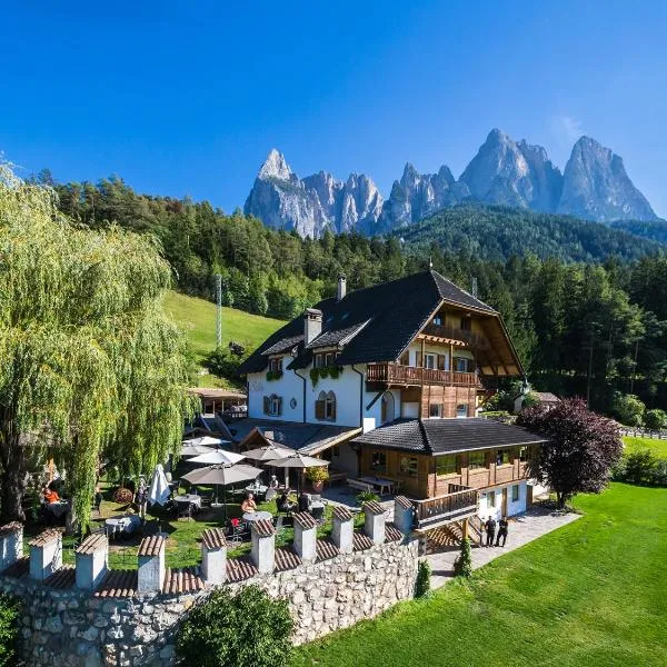 Golfhotel Sonne, hôtel à Alpe di Siusi