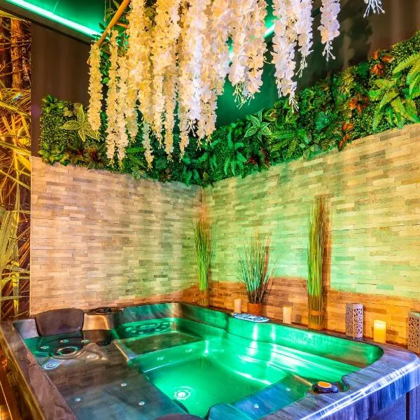 Sweet Uni'vert Jacuzzi, hotel in Le Breuil