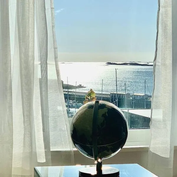 Hotel-like Comfort & Ocean Views over City Harbour, hotel v destinaci Bodø