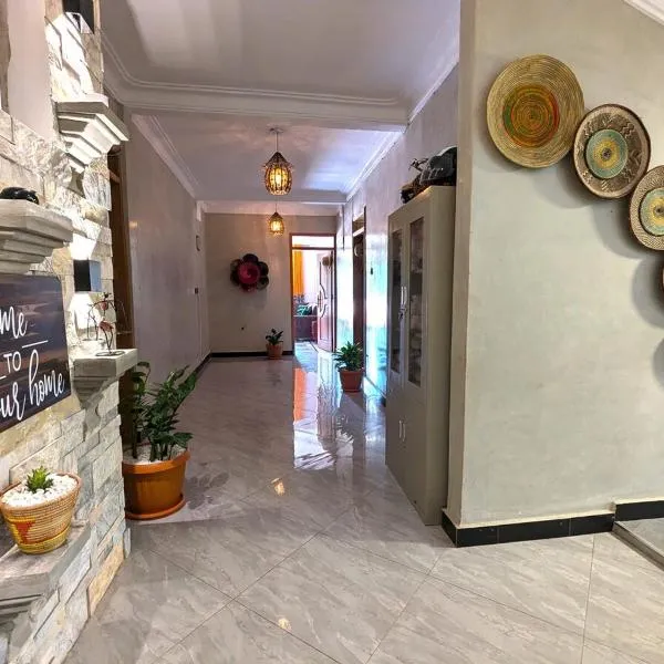 Kirungi Vacation Homes, hotel v destinaci Fort Portal