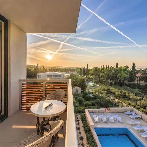 Aminess Vival Velaris Resort, hotel v destinaci Supetar