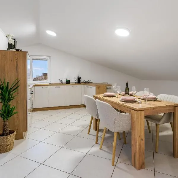 Apartment Mandi By DIMBIKES, hotel v destinaci Ajdovščina
