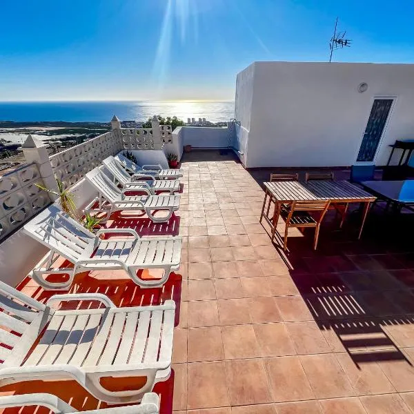 Casa Lizi ,Canarian house with breathtaking view, hotel in Los Menores