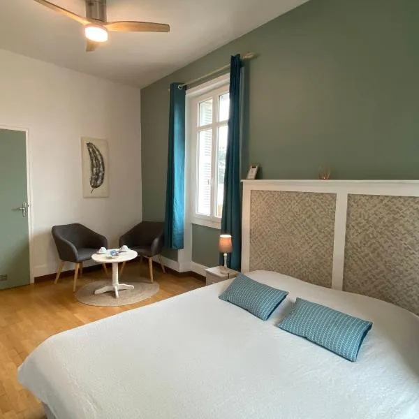 Les Mariniers Chambres d'Hôtes à la campagne avec aire de jeux - Spa nordique en option, hotel v destinácii Mareuil-sur-Cher