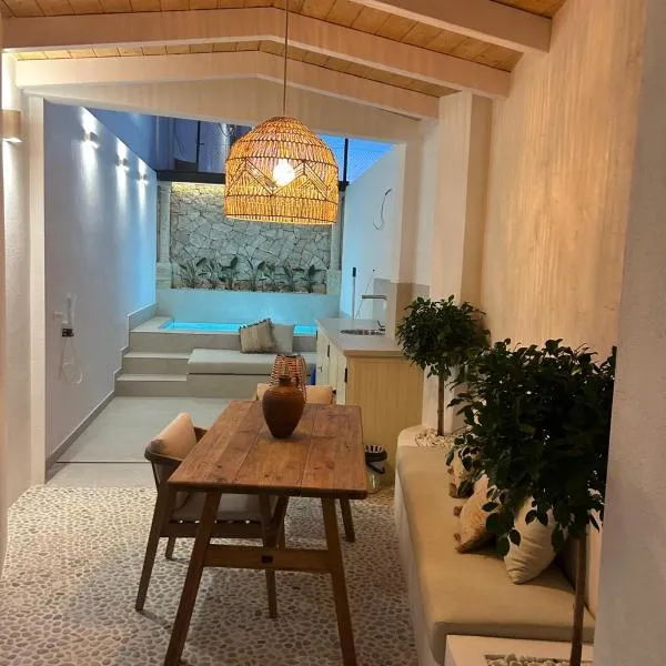 Apartamento de lujo con piscina climatizada, hotel in Nerja