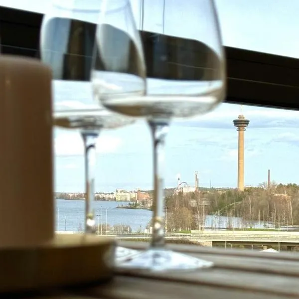 Beautiful two-room apt with lake Näsijärvi views, hotel in Tampere