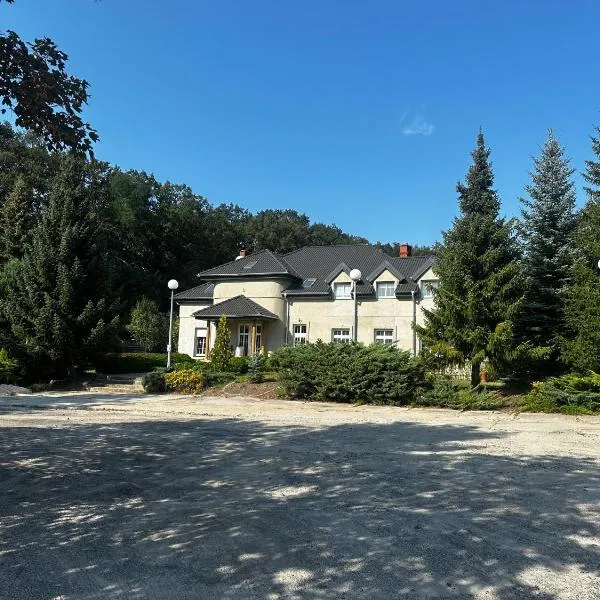 Zajazd Jerzmanowa, hotel a Jakubów