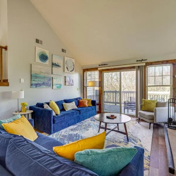 Spacious Modern Home about 1 Mi to Camelback Mountain!, hotel in Tannersville