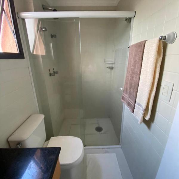 Apto para CASAL com bela VISTA, 2 camas de Solteiro, COZINHA COMPLETA, PISCINA, SAUNA, PORTARIA 24h e GARAGEM - Foto 3