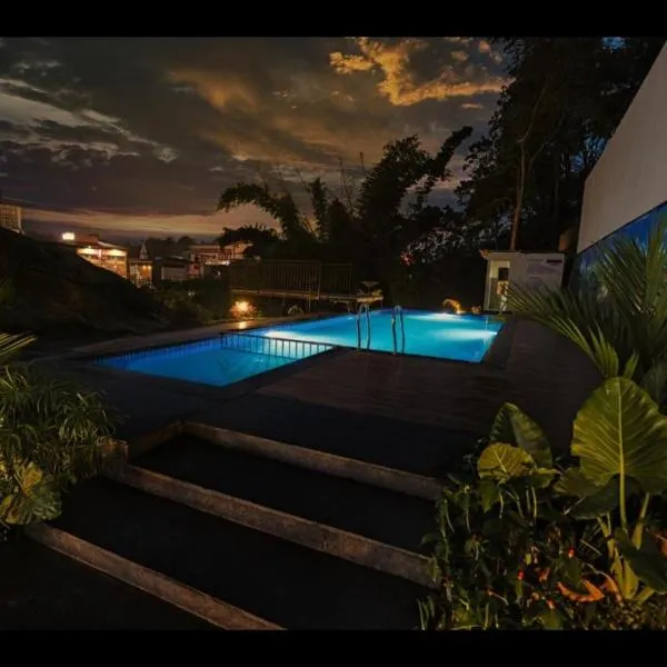 Holidays Garden Resort, hotel v destinaci Kalpatta