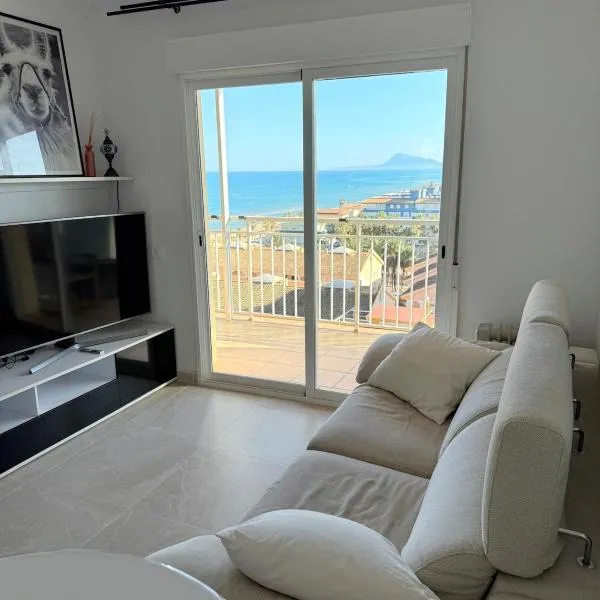 Perfect Flat with Ocean Views in Valencia, hotel Miramarban